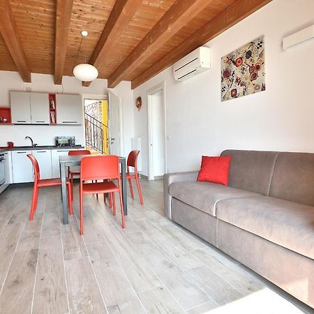 Red Apartment In Marciaga Di Costermano Εξωτερικό φωτογραφία