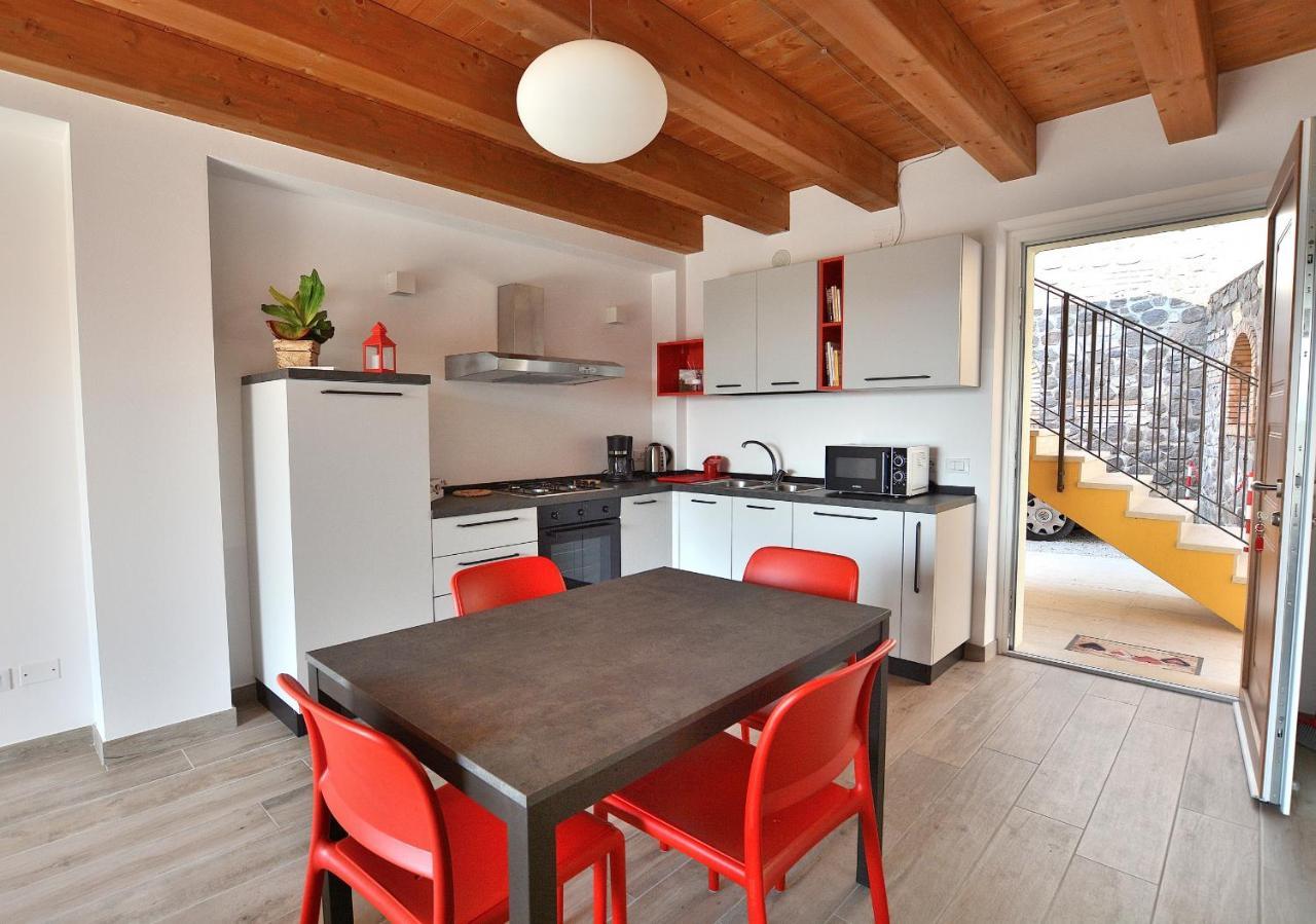 Red Apartment In Marciaga Di Costermano Εξωτερικό φωτογραφία