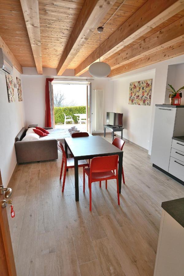 Red Apartment In Marciaga Di Costermano Εξωτερικό φωτογραφία
