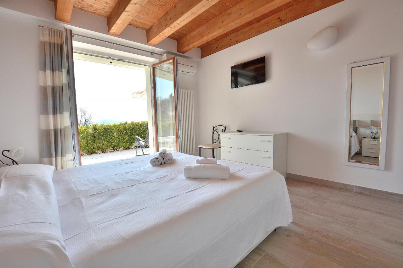 Red Apartment In Marciaga Di Costermano Εξωτερικό φωτογραφία