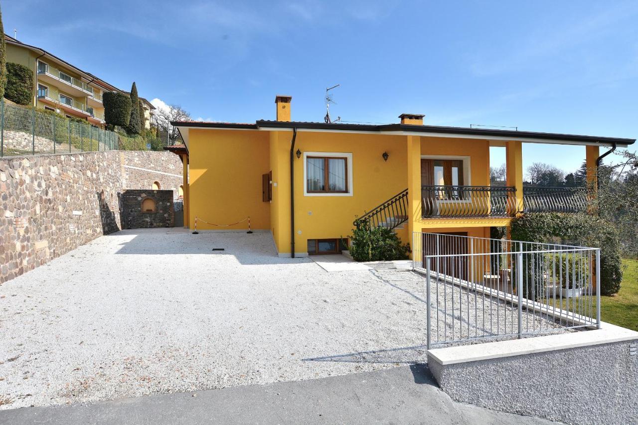 Red Apartment In Marciaga Di Costermano Εξωτερικό φωτογραφία